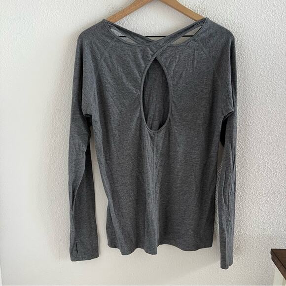 Under Armour Gray Long Sleeve Loose Heatgear Open Back Strappy Stretch Large - Picture 3 of 7